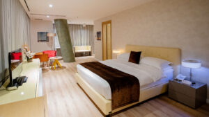 ark hotel 2-11