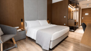 ark hotel 2-13