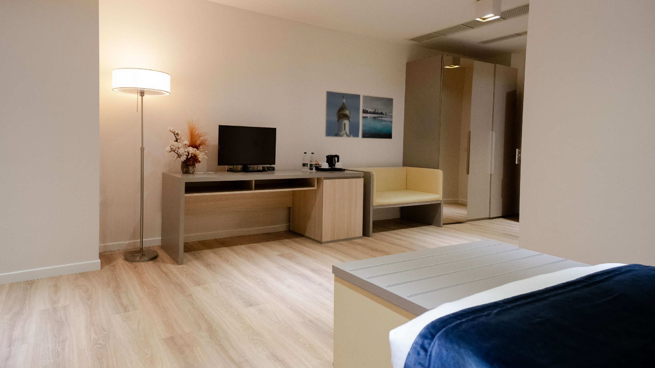 ark hotel 2-14