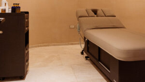 ark hotel 2-19