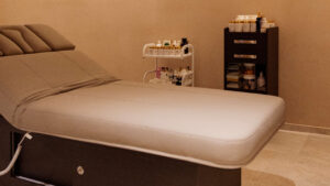 ark hotel 2-20