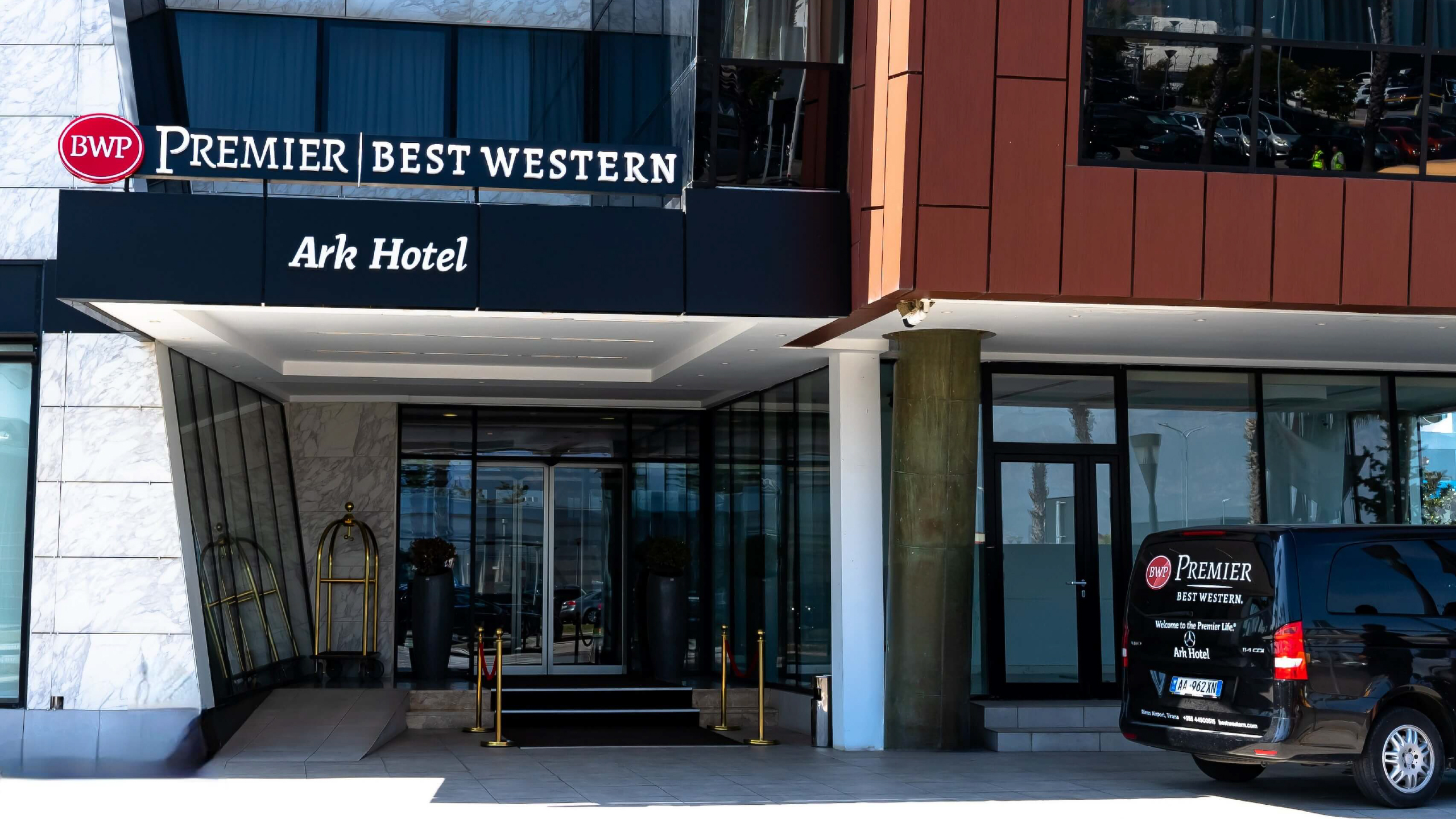 ark hotel 3-08