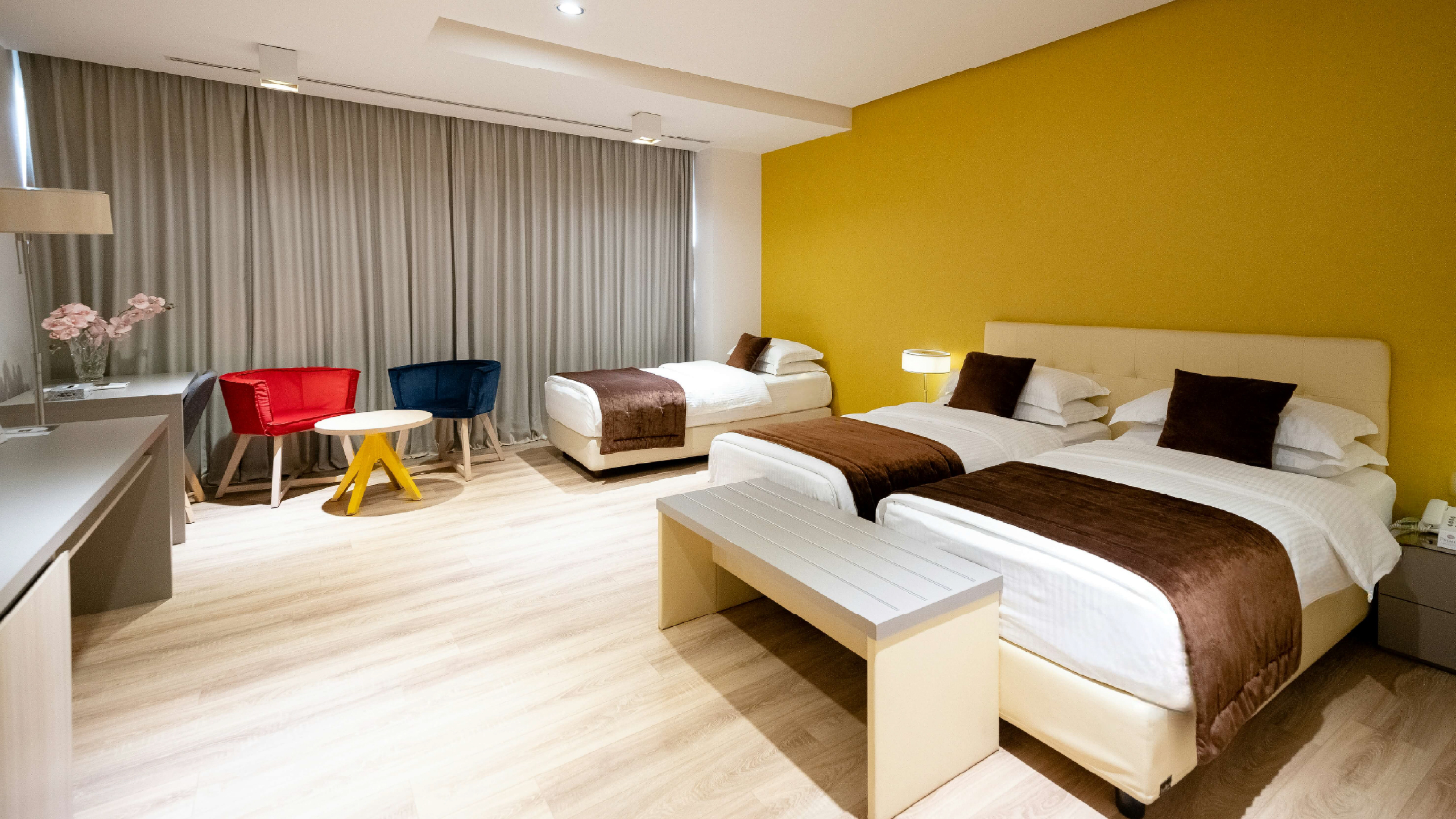 ark hotel 3-21